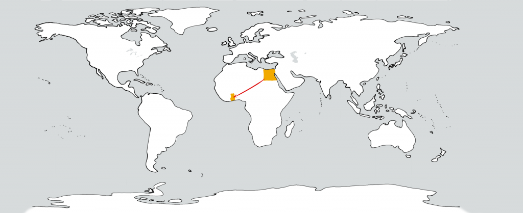 Eine weiße Weltkarte mit zwei goldenen Flecken in der Position von Ägypten und Ghana. Ein roter Pfeil führt vom ersten zum zweiten.